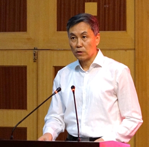 屈校長 - 副本.jpg